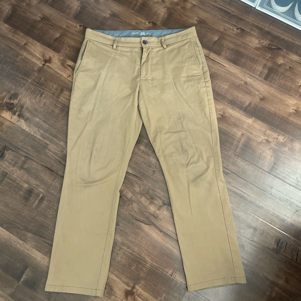 Old Navy Men's Khaki Chinos